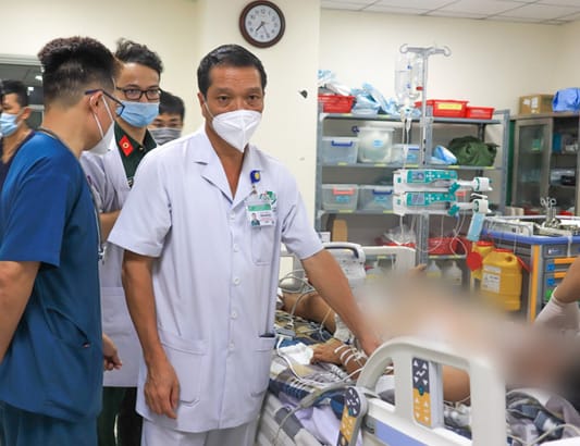 Tổ Cấp cứu đường không Bệnh viện Quân y 175 kịp thời đưa bệnh nhân nguy kịch từ Trường Sa về đất liền