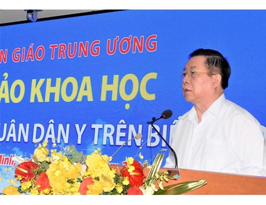 Trưởng Ban Tuyên giáo Trung ương: Xây dựng chính sách đặc thù phát triển y tế biển đảo