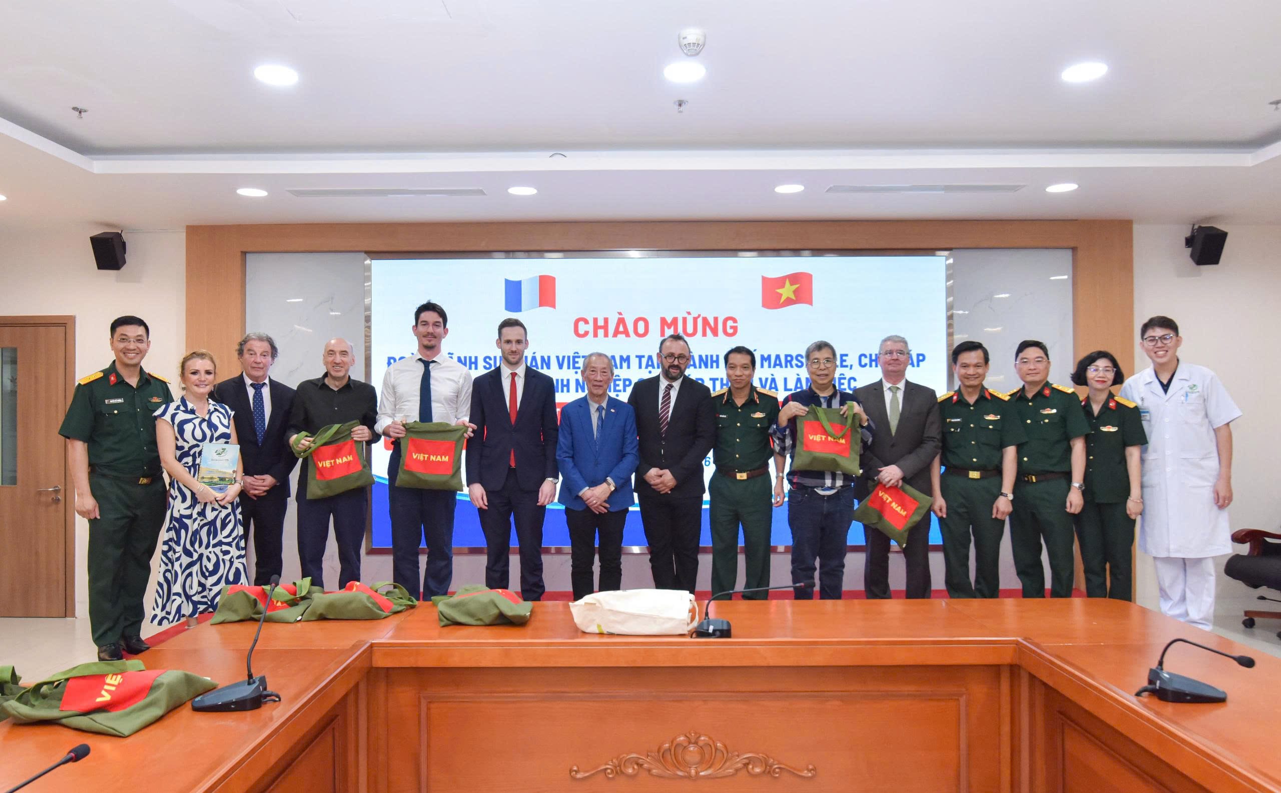 Bệnh viện Quân y 175 đón tiếp Đoàn Lãnh sự quán Việt Nam tại thành phố Marseille (Cộng hòa Pháp) và các doanh nghiệp Pháp