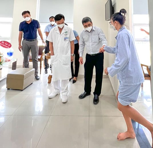 Bệnh viện Quân y 175 phẫu thuật thành công khớp gối cho “nữ hoàng tốc độ”  Lê Tú Chinh